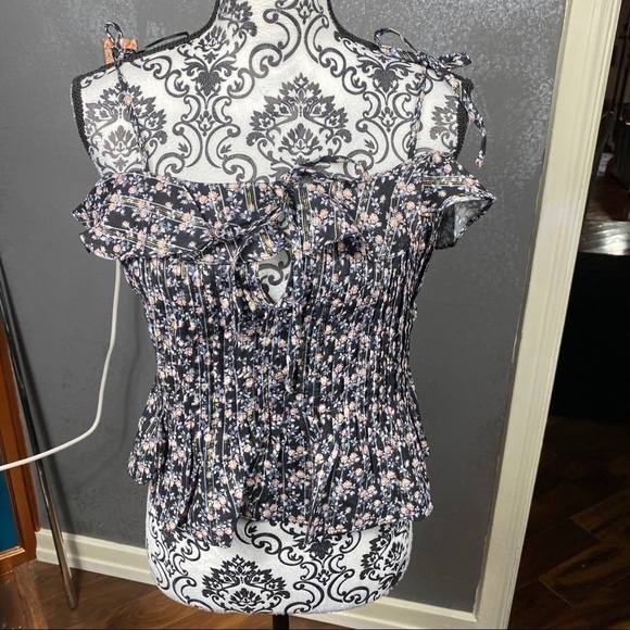 Stevie May acacia floral tie strap ruffle crop top - Picture 3 of 13